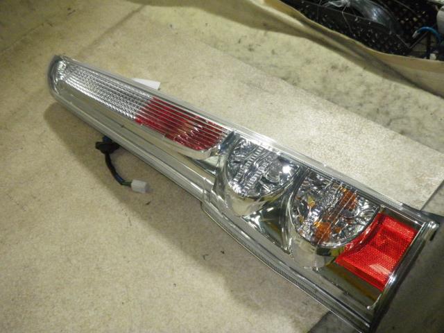 【中古】中古部品 ステラ RN2 左テールランプ 【3330810100-001277565915600】