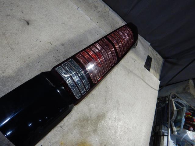 【中古】中古部品 ステップワゴン RF3 右テールランプ 【3330810100-001652420515500】