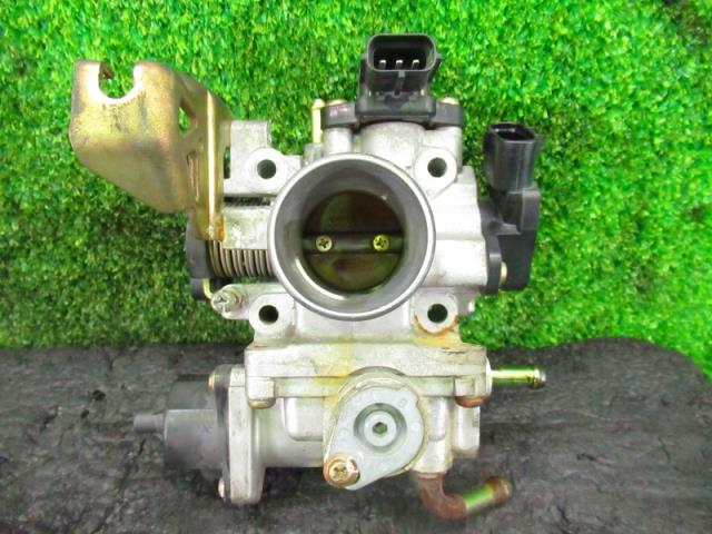 【中古】中古部品 モコ MG22S スロットルボディ 【3330210100-000034093020300】