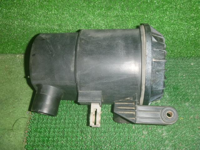 【中古】中古部品 ハイゼット S110P エアクリーナー 【3330370100-000243011529050】