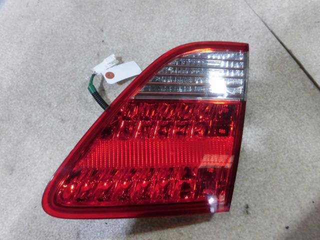 【中古】中古部品 クラウン GRS182 リアフィニッシャーパネル 【3330810100-001497483315200】