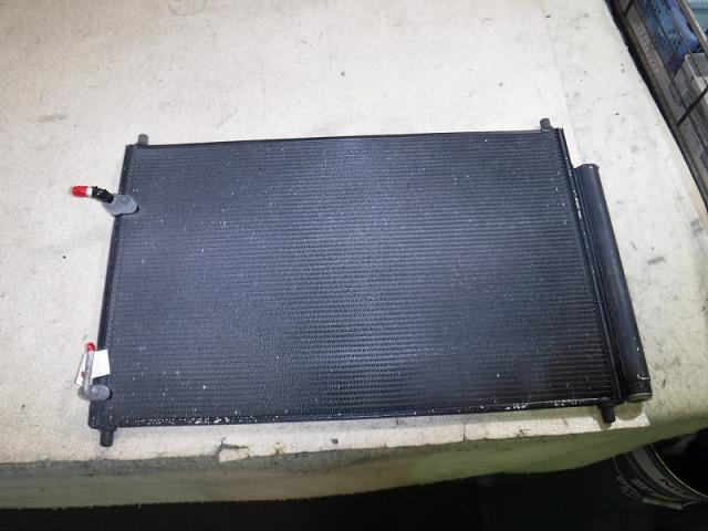 【中古】中古部品 マークXジオ ANA10 コンデンサー 【3330810100-001359130760600】