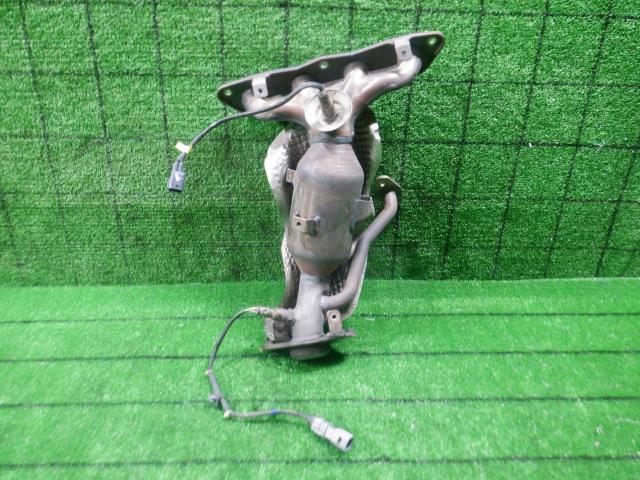 【中古】中古部品 アクア NHP10 エキゾーストマニホールド 【3330420100-221119000120160】