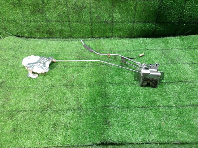 【中古】中古部品 タント L385S トランク・バックドアロックソレノイド 【3330420100-250304000264590】