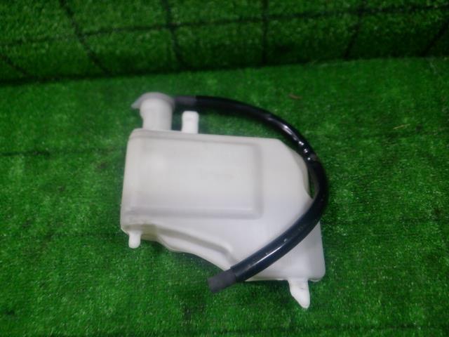 【中古】中古部品 エッセ L245S ラジエータリザーブタンク 【3330420100-231109000220410】