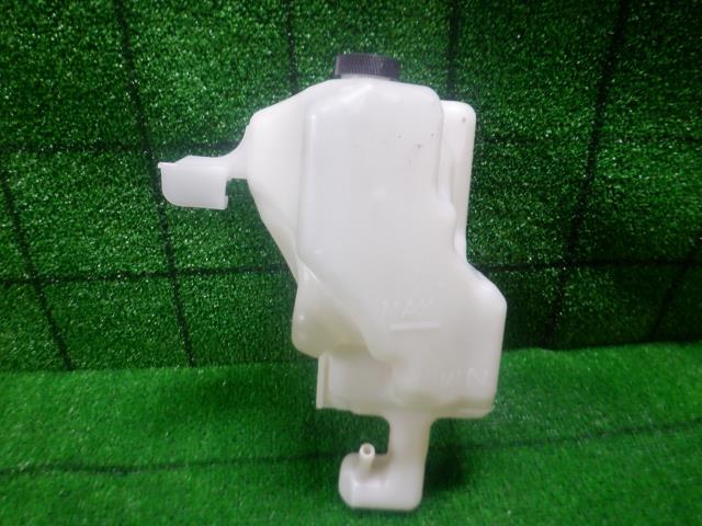 【中古】中古部品 セレナ FNC26 ラジエータリザーブタンク 【3330420100-230914000320410】
