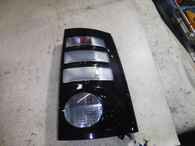 【中古】中古部品 シエンタ NCP85G 右テールランプ 【3330810100-001354945015500】