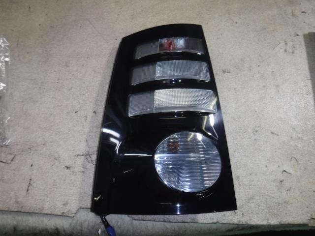 【中古】中古部品 シエンタ NCP85G 左テールランプ 【3330810100-001354945115600】