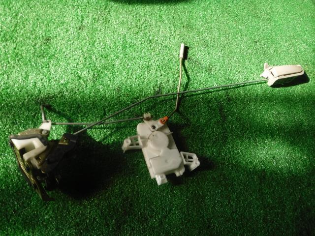 【中古】中古部品 eKワゴン H81W 左リアドアロックソレノイド 【3330450100-001479065764580】