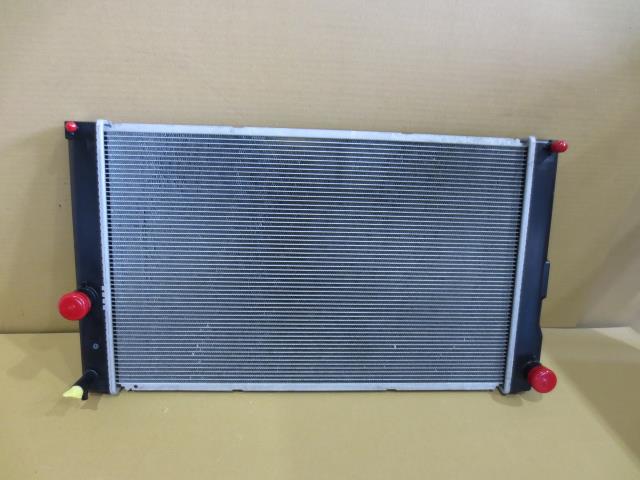 【中古】中古部品 プリウス ZVW30 ラジエータ 【3330460100-000001569820400】