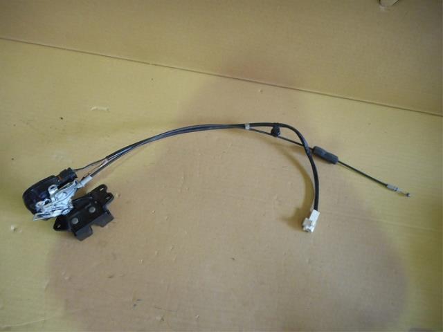 【中古】中古部品 シエンタ NCP81G トランク・バックドアロックソレノイド 【3330460100-001427237264590】