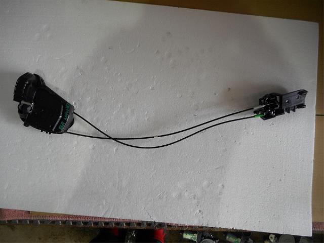 【中古】中古部品 プリウス NHW20 右リアドアロックソレノイド 【3330460100-001412990464570】