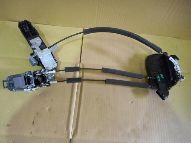 【中古】中古部品 キューブ YZ11 左リアドアロックソレノイド 【3330460100-001444530664580】