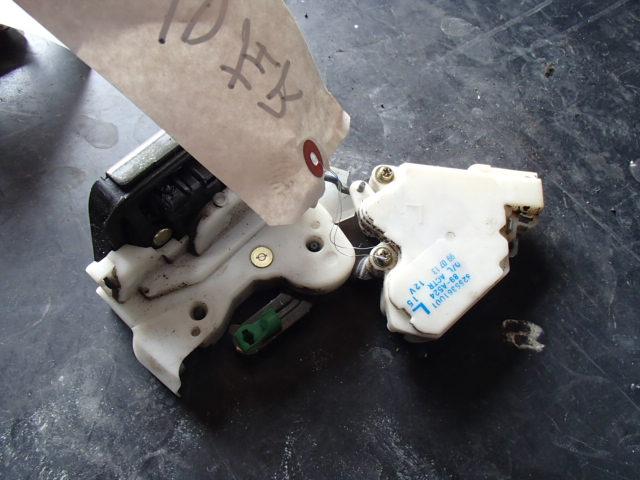 【中古】中古部品 キューブ Z10 左リアドアロックソレノイド 【3330490100-001027221364580】
