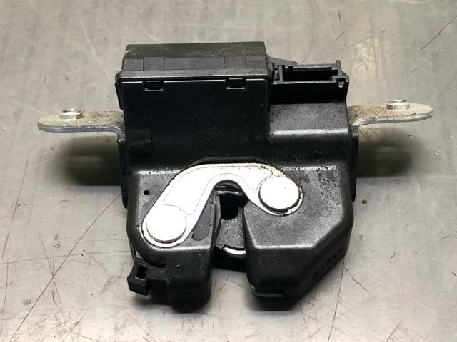 【中古】中古部品 フィアット 500 31212 トランク・バックドアロックソレノイド 【3330530100-000005320064590】