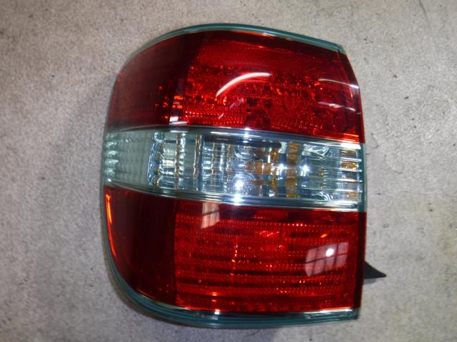 【中古】中古部品 ブレビス JCG10 左テールランプ 【3330810100-001342396215600】