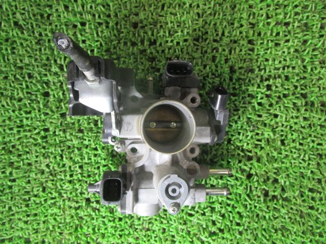 【中古】中古部品 モコ MG22S スロットルボディ 【3330540100-250220002220300】