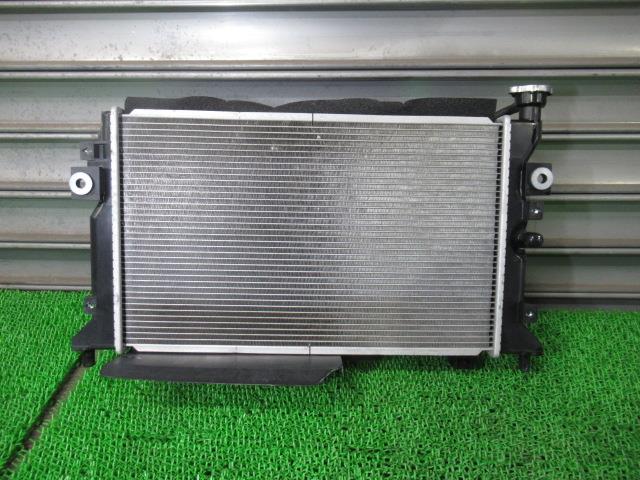 【中古】中古部品 キャリィ DA16T ラジエータ 【3330540100-240403000220400】