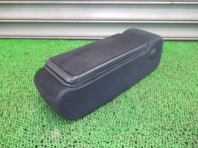 【中古】中古部品 ムーヴ L185S アームレスト 【3330540100-230726000270460】