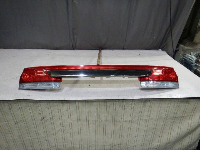 【中古】中古部品 ステップワゴン RG1 リアフィニッシャーパネル 【3330810100-001695597915200】