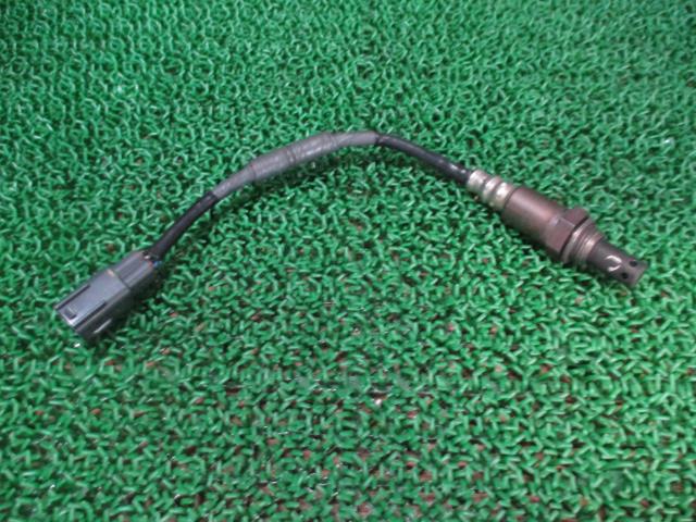 【中古】中古部品 ヴィッツ SCP90 オーツーセンサー 【3330660100-000023335422390】