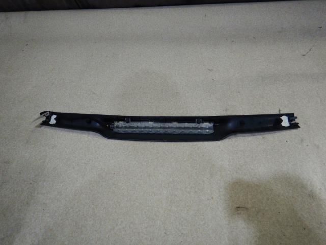 【中古】中古部品 BMW ミニ SU16 ハイマウントストップランプ 【3330810100-230404000315830】