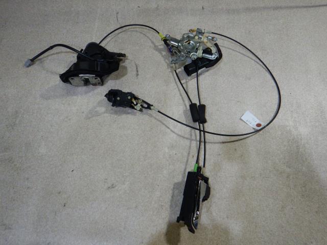 【中古】中古部品 タント LA600S 左フロントドアロックソレノイド 【3330810100-230531000264560】