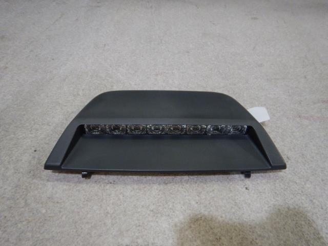 【中古】中古部品 ティアナ L33 ハイマウントストップランプ 【3330810100-250417000115830】