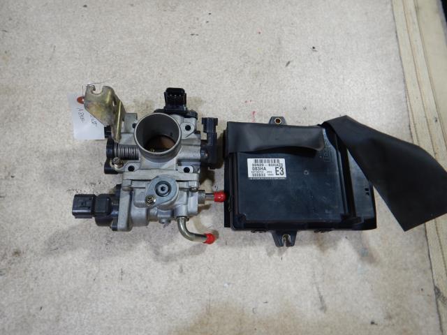 【中古】中古部品 AZワゴン MD22S スロットルボディ 【3330810100-001617218720300】
