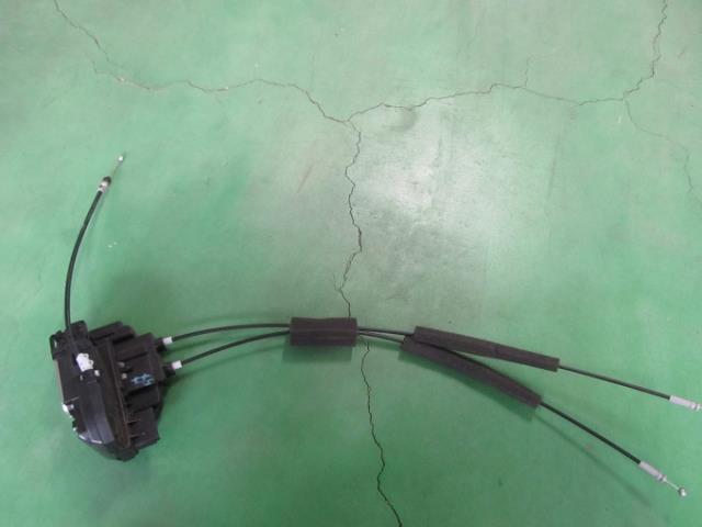 【中古】中古部品 ティアナ TNJ31 右リアドアロックソレノイド 【3330900100-001089829664570】