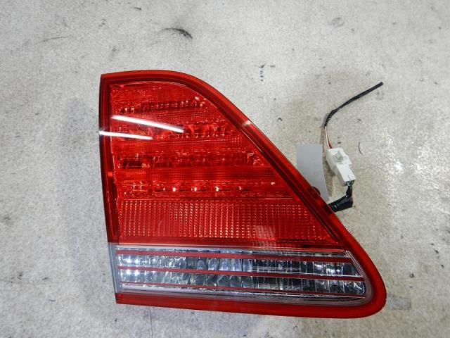【中古】中古部品 クラウン GRS182 リアフィニッシャーパネル 【3330810100-001650699015200】