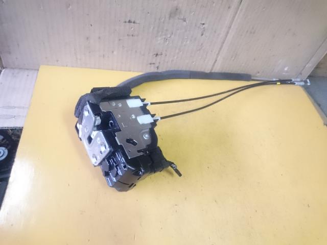 【中古】中古部品 キューブ BNZ11 左フロントドアロックソレノイド 【3330960100-001351839164560】