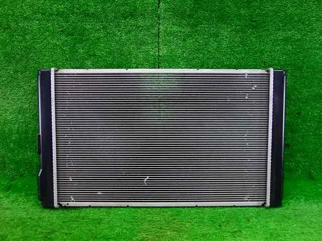 【中古】中古部品 プリウス ZVW30 ラジエータ 【3330990100-000193085720400】