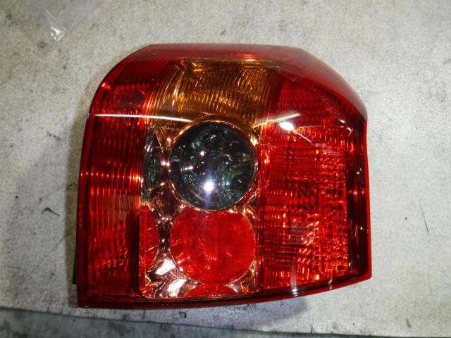 【中古】中古部品 アレックス NZE121 右テールランプ 【3330810100-001330138315500】