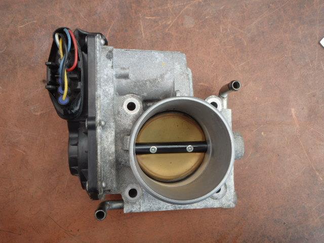 【中古】中古部品 プレマシー CWEFW スロットルボディ 【3331010800-001549588420300】