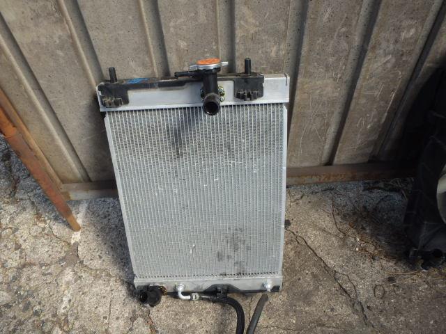 【中古】中古部品 ミラココア L685S ラジエータ 【3331010800-000022182720400】