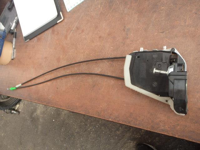 【中古】中古部品 ラクティス NSP120 右リアドアロックソレノイド 【3331010800-001702813364570】