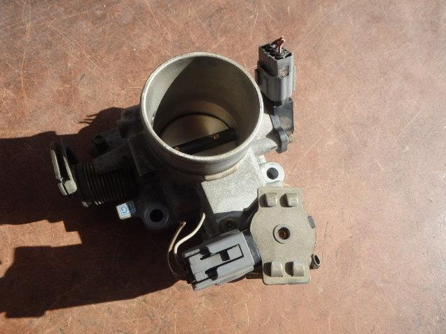 【中古】中古部品 プレマシー CP8W スロットルボディ 【3331010800-000019446120300】