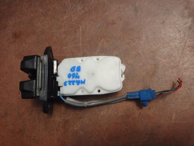 【中古】中古部品 モコ MG22S トランク・バックドアロックソレノイド 【3331010800-000020029464590】