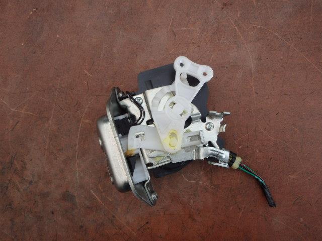 【中古】中古部品 AZワゴン MJ23S トランク・バックドアロックソレノイド 【3331010800-000021076664590】