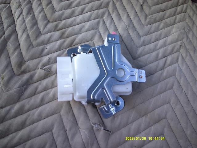 【中古】中古部品 ミラ L275S トランク・バックドアロックソレノイド 【3340030100-016843100064590】