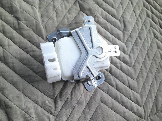 【中古】中古部品 ミラ L275S トランク・バックドアロックソレノイド 【3340030100-005996000064590】