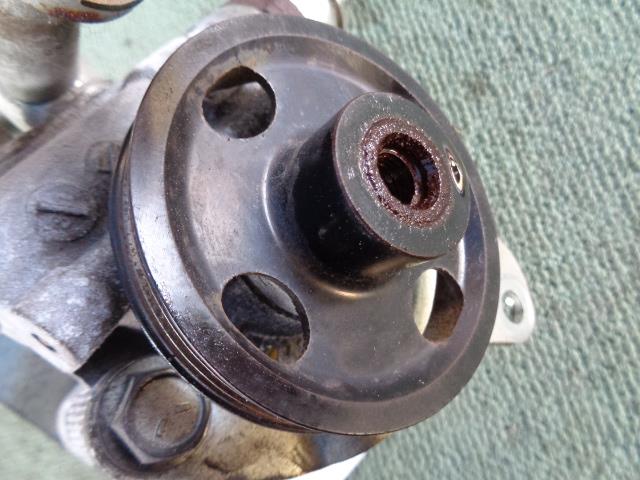 【中古】中古部品 ミラ L275S パワステベーンポンプ 【3340030100-209882600043301】