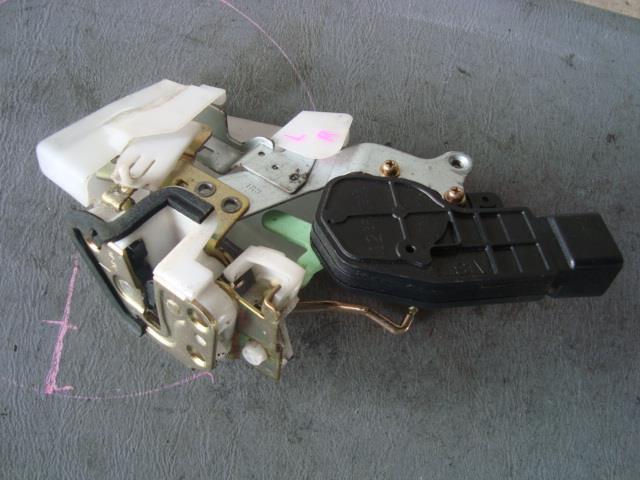 【中古】中古部品 ムーヴ L150S 左リアドアロックソレノイド 【3340080100-001028196664580】