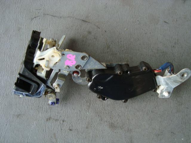 【中古】中古部品 ウィンダム VCV10 右リアドアロックソレノイド 【3340080100-000927702864570】