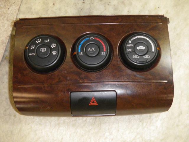 【中古】中古部品 ウイングロード JY12 A/Cスイッチパネル 【3330810100-001281384360900】