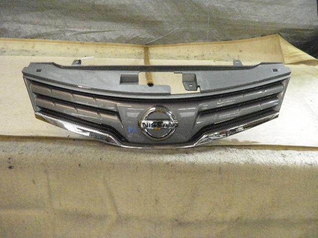 Front Grill - 【中古】中古部品 ノート E11 ラジエータグリル 【3330810100-001246575310400】