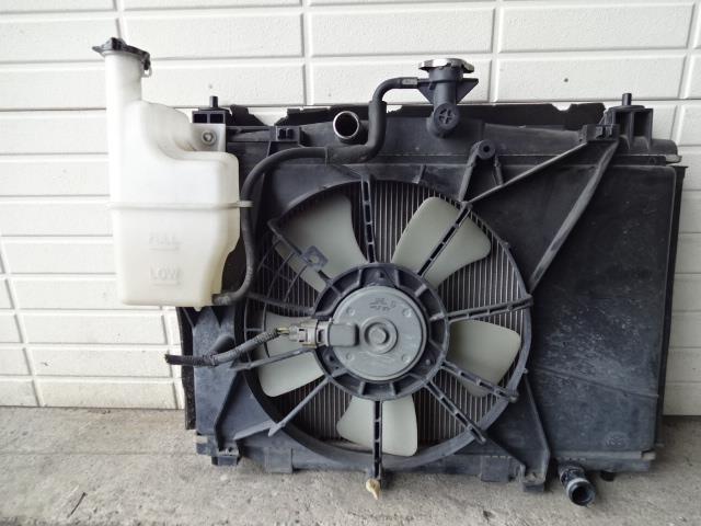 【中古】中古部品 デミオ DE3FS ラジエータ 【3340080100-001361011420400】