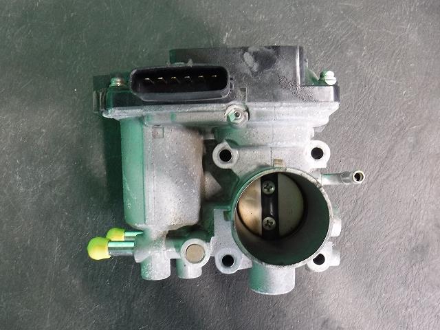 【中古】中古部品 モコ MG33S スロットルボディ 【3340140100-001552695520300】