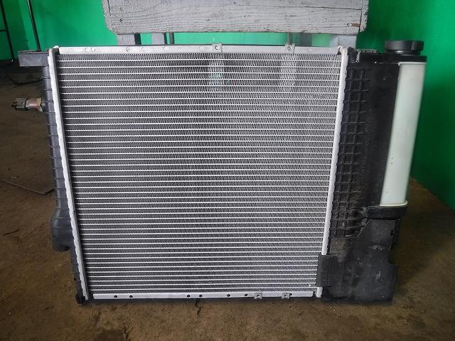 【中古】中古部品 BMW 3シリーズ CG19 ラジエータ 【3340140100-001640634420400】